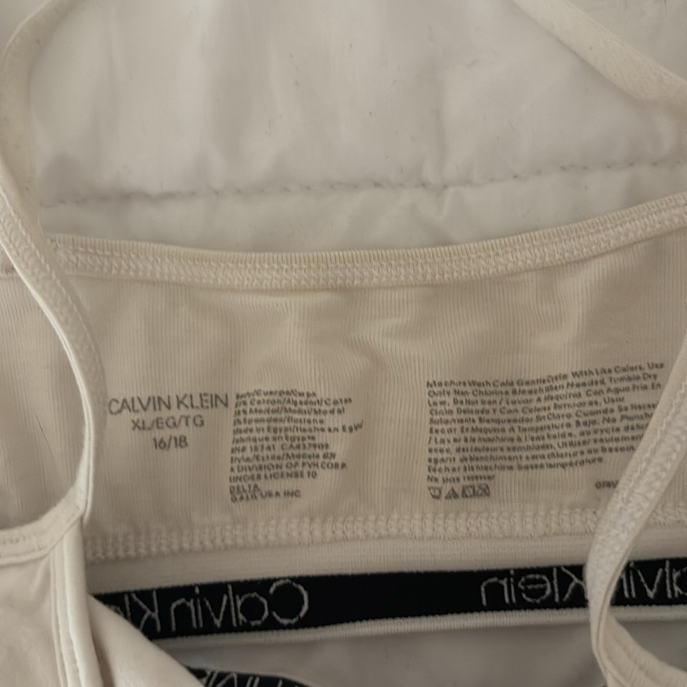 calvin klein sports bra - Picture 3 of 3
